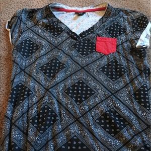 Black design tee shirt